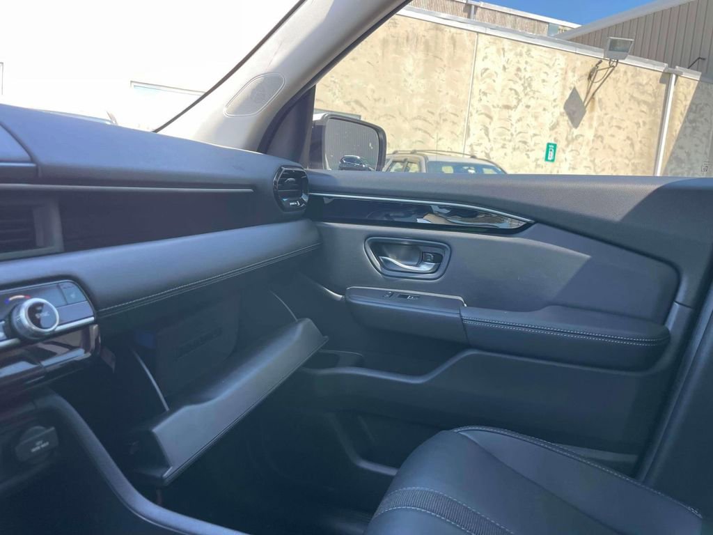 Used 2025 Honda Pilot EX-L image 36