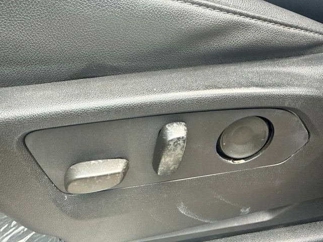 Used 2024 Chevrolet Suburban LT RWD image 12
