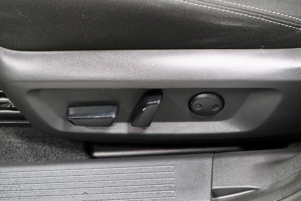 Certified 2022 Nissan Rogue SV image 25