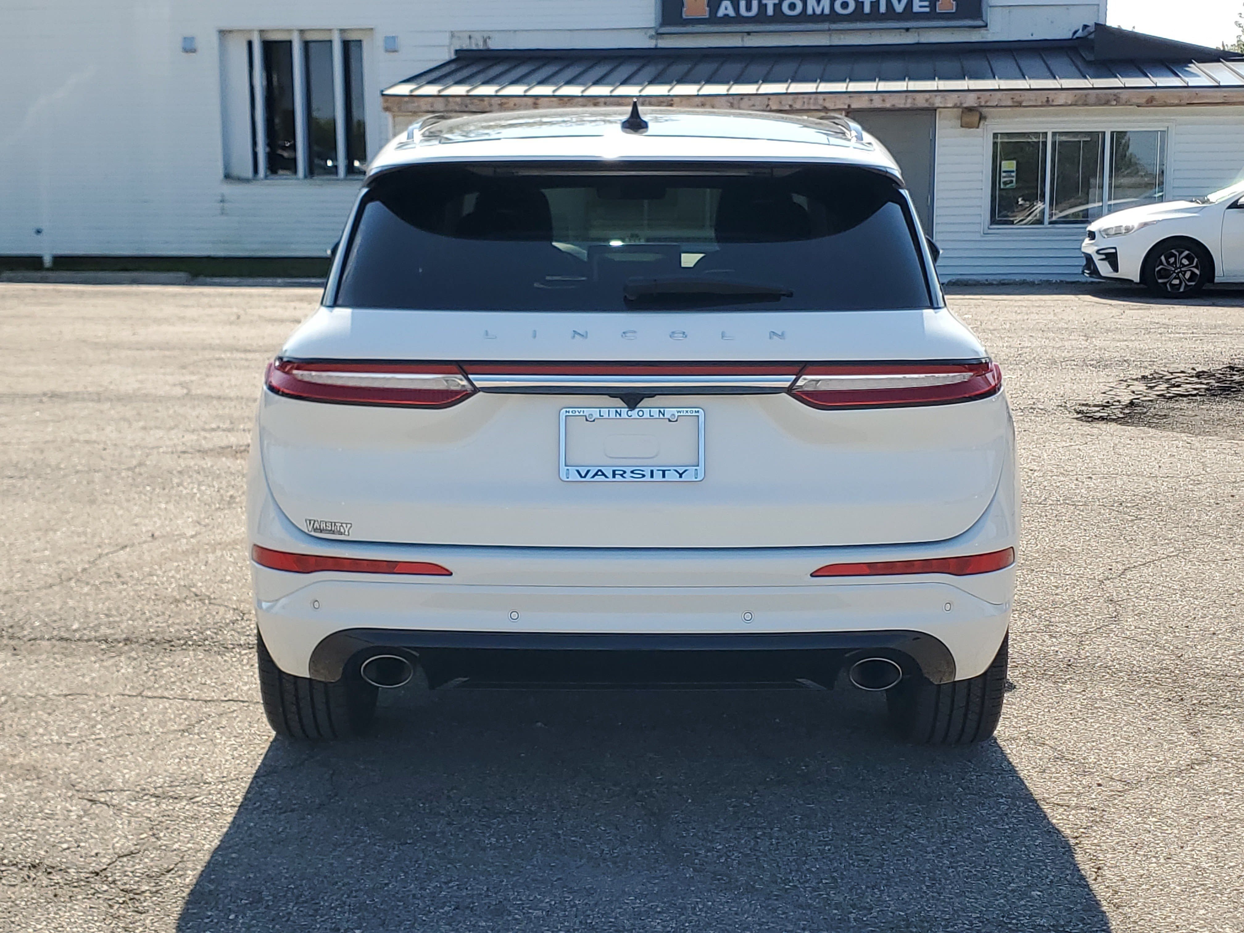 Certified 2025 Lincoln Corsair Reserve w/ Equipment Group 202A AWD/4WD image 5