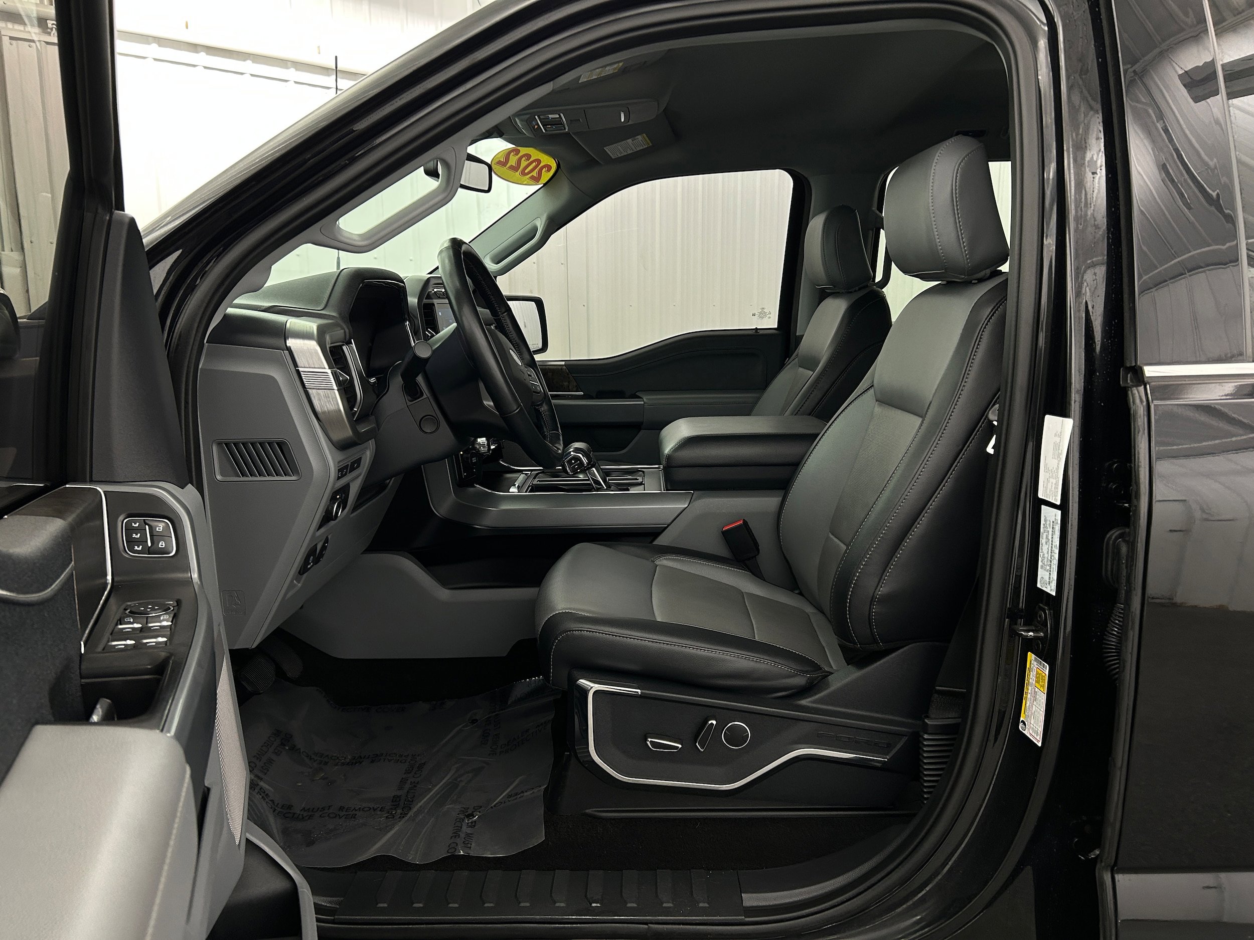 Used 2022 Ford F150 Lariat w/ Equipment Group 502A High AWD/4WD image 4