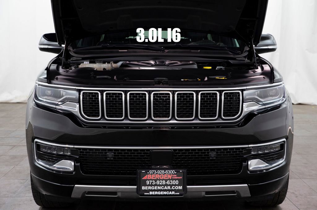 Used 2024 Jeep Wagoneer Series III AWD/4WD image 3