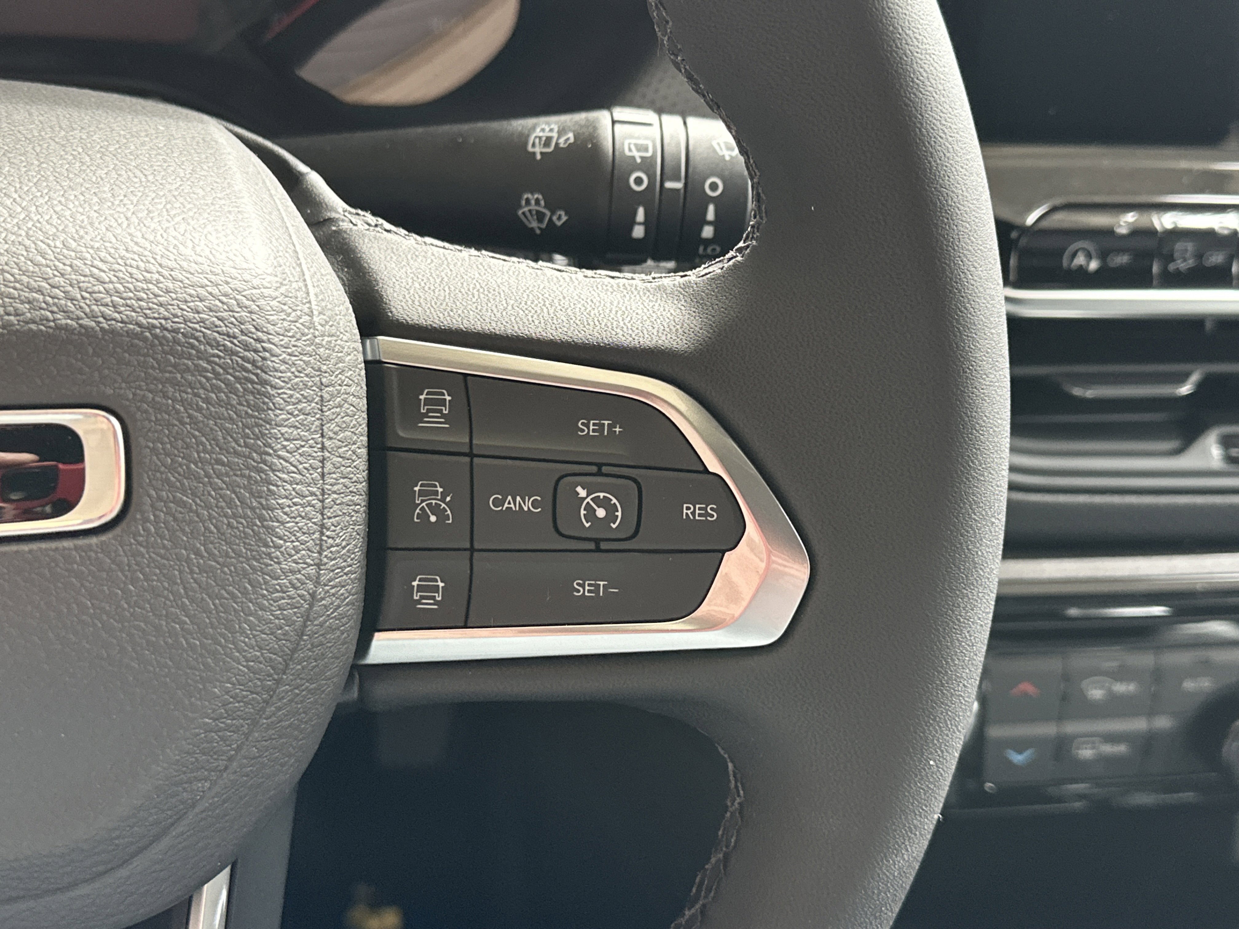 New 2026 Jeep Compass Limited image 9