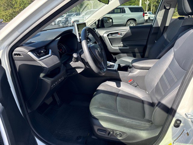 Used 2022 Toyota RAV4 XLE Premium FWD image 17