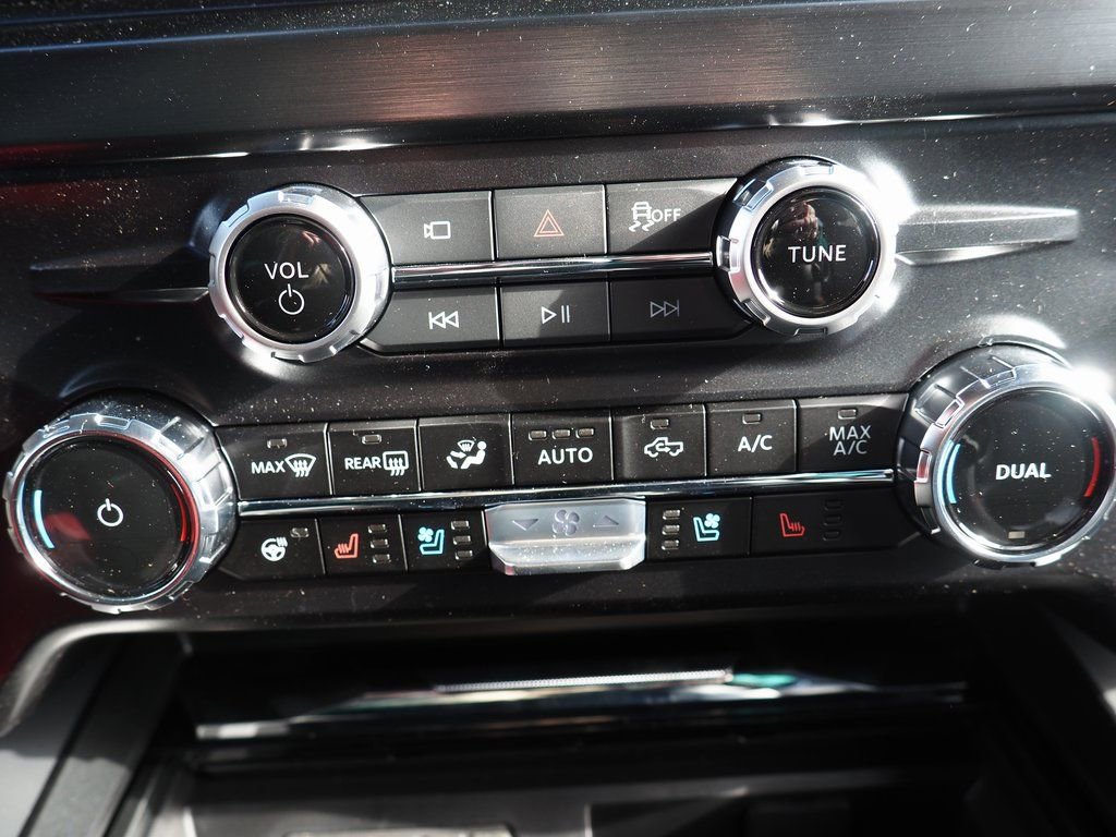 New 2026 Ford F350 Lariat w/ Black Appearance Package image 33