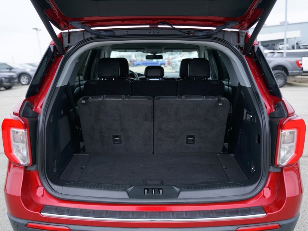 Used 2022 Ford Explorer Limited w/ Equipment Group 301A image 7