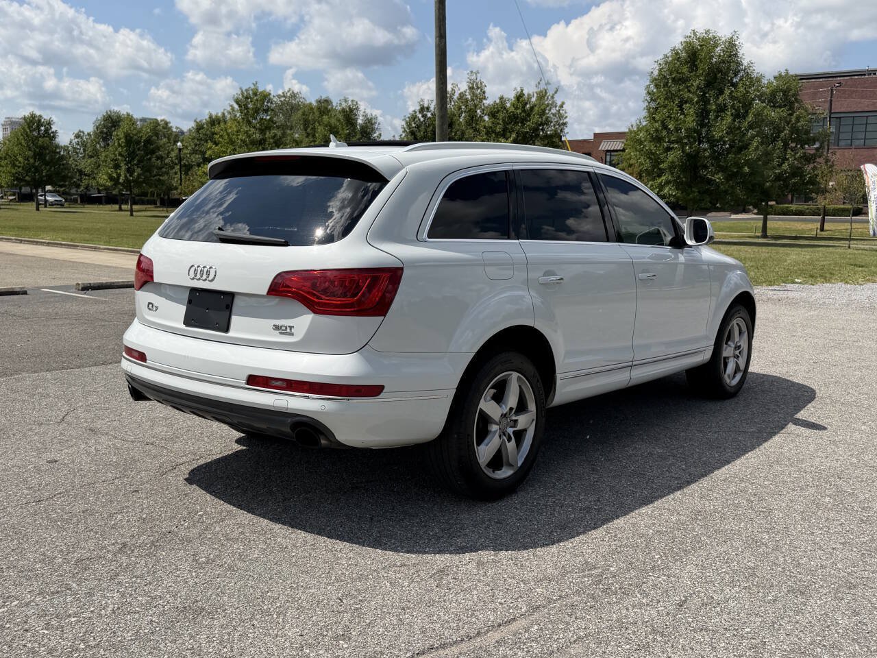 Used 2015 Audi Q7 3.0T Premium w/ Technology Package AWD/4WD image 28