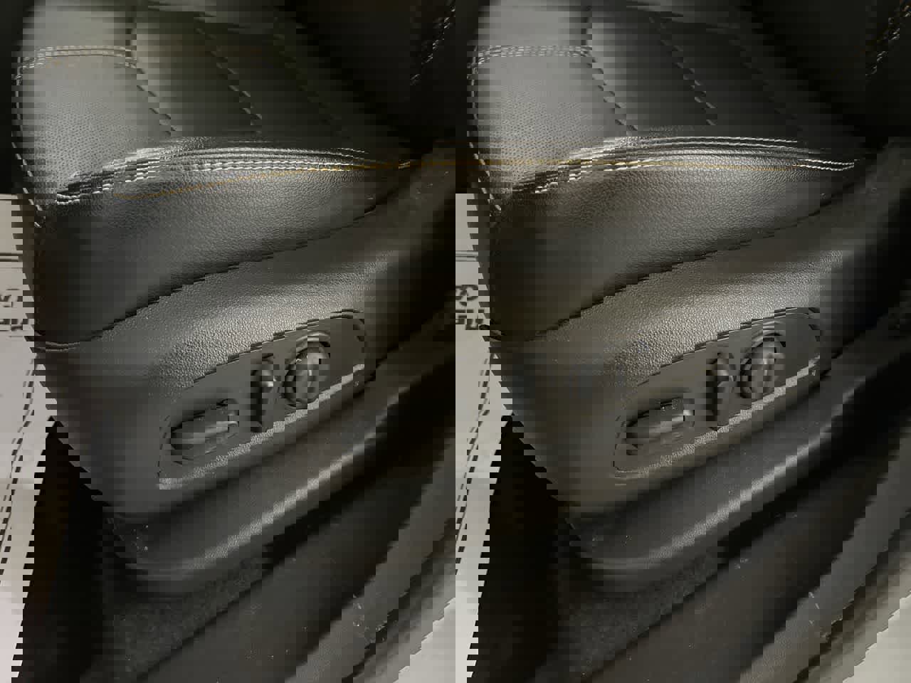 Used 2023 Chevrolet Equinox Premier image 14