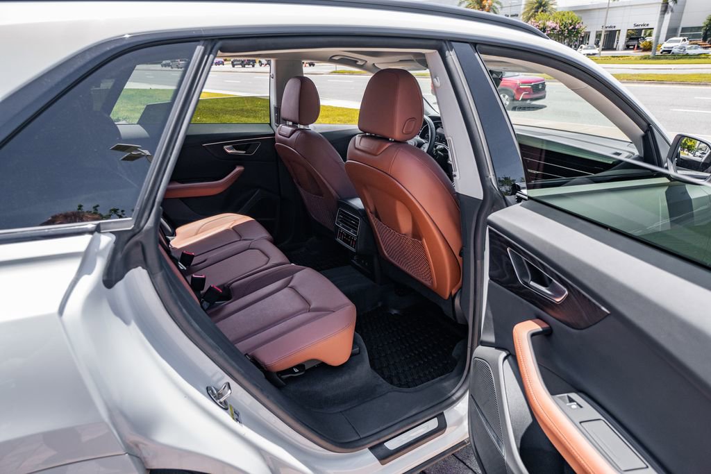Used 2023 Audi Q8 Premium Plus w/ Premium Plus Package AWD/4WD image 40