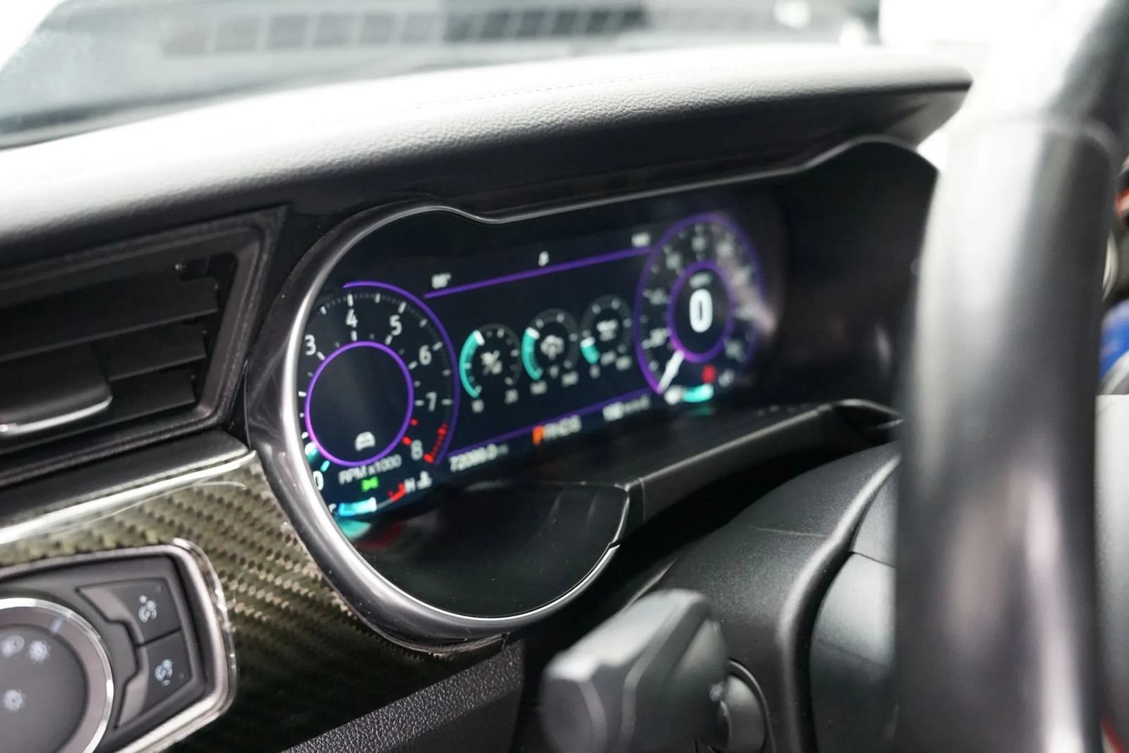 Used 2019 Ford Mustang GT Premium w/ Equipment Group 401A RWD image 11