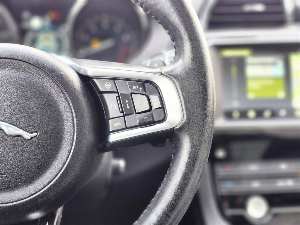 Used 2019 Jaguar F-PACE Prestige image 28