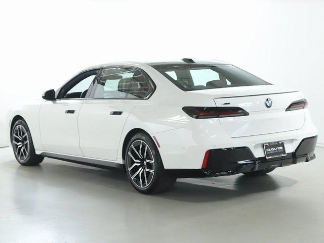 Used 2026 BMW 740i xDrive AWD/4WD image 5