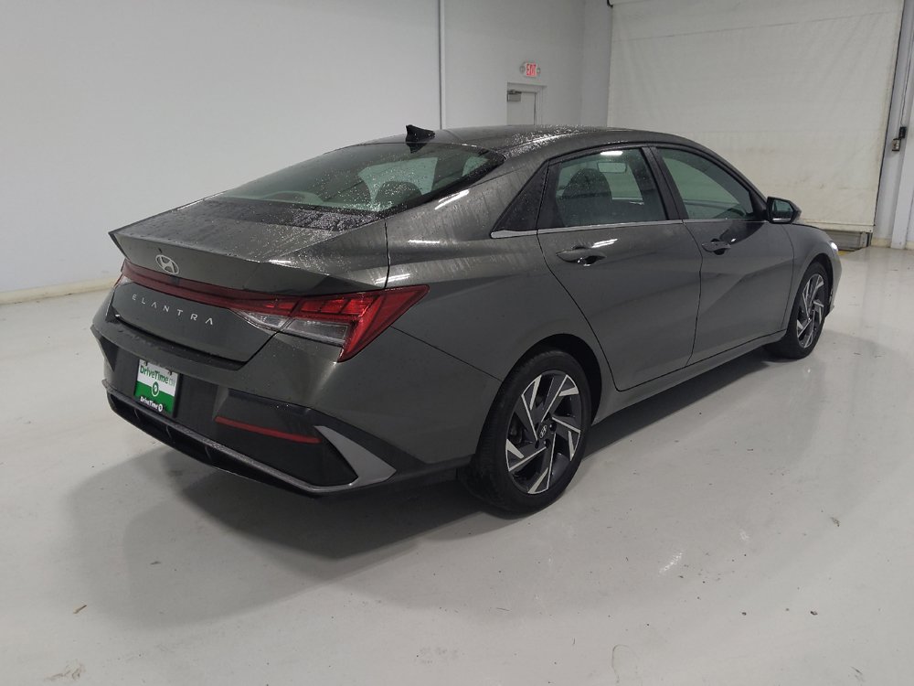Used 2024 Hyundai Elantra SEL w/ Convenience Package FWD image 9