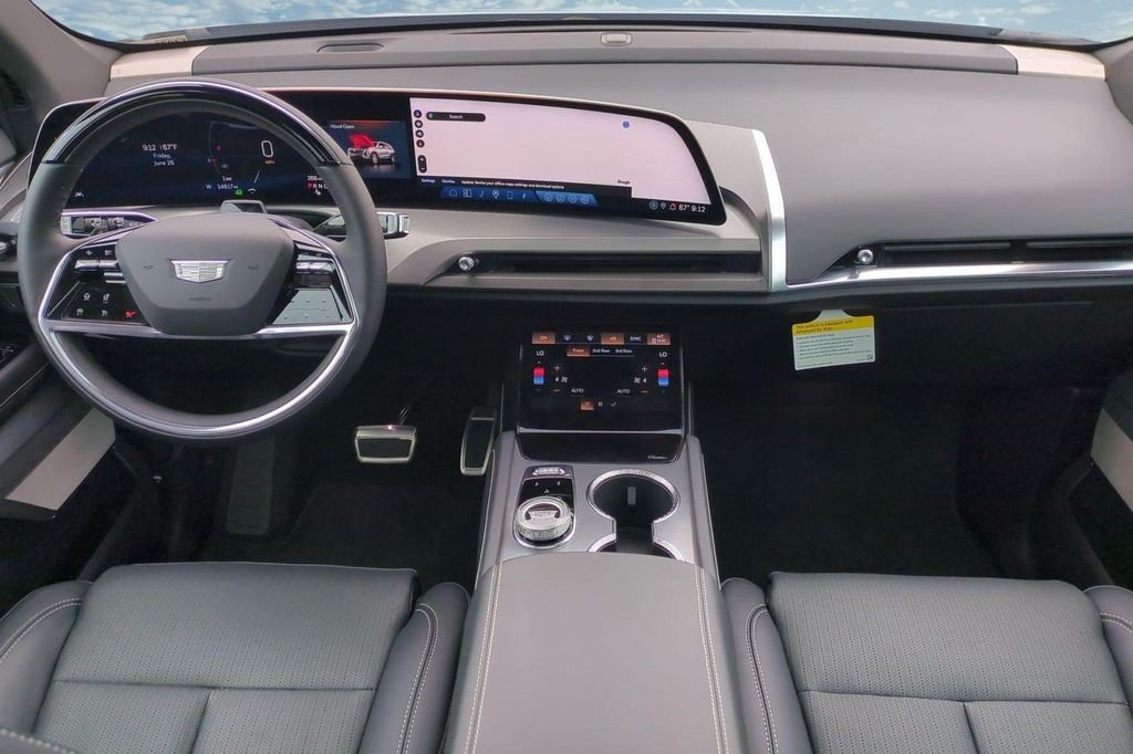 Certified 2026 Cadillac Vistiq Premium Luxury AWD/4WD image 25