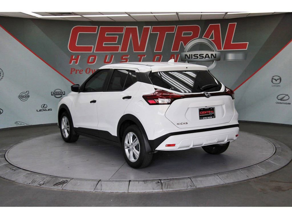 Used 2025 Nissan Kicks Play S FWD image 4
