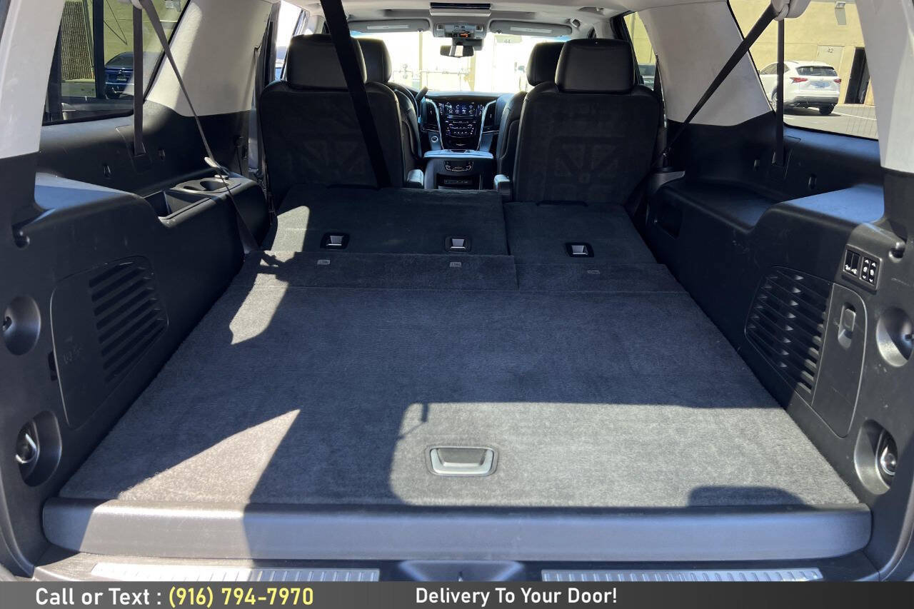 Used 2017 Cadillac Escalade ESV Premium Luxury AWD/4WD image 11