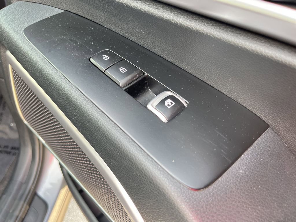 Used 2025 Kia Telluride S AWD/4WD image 33