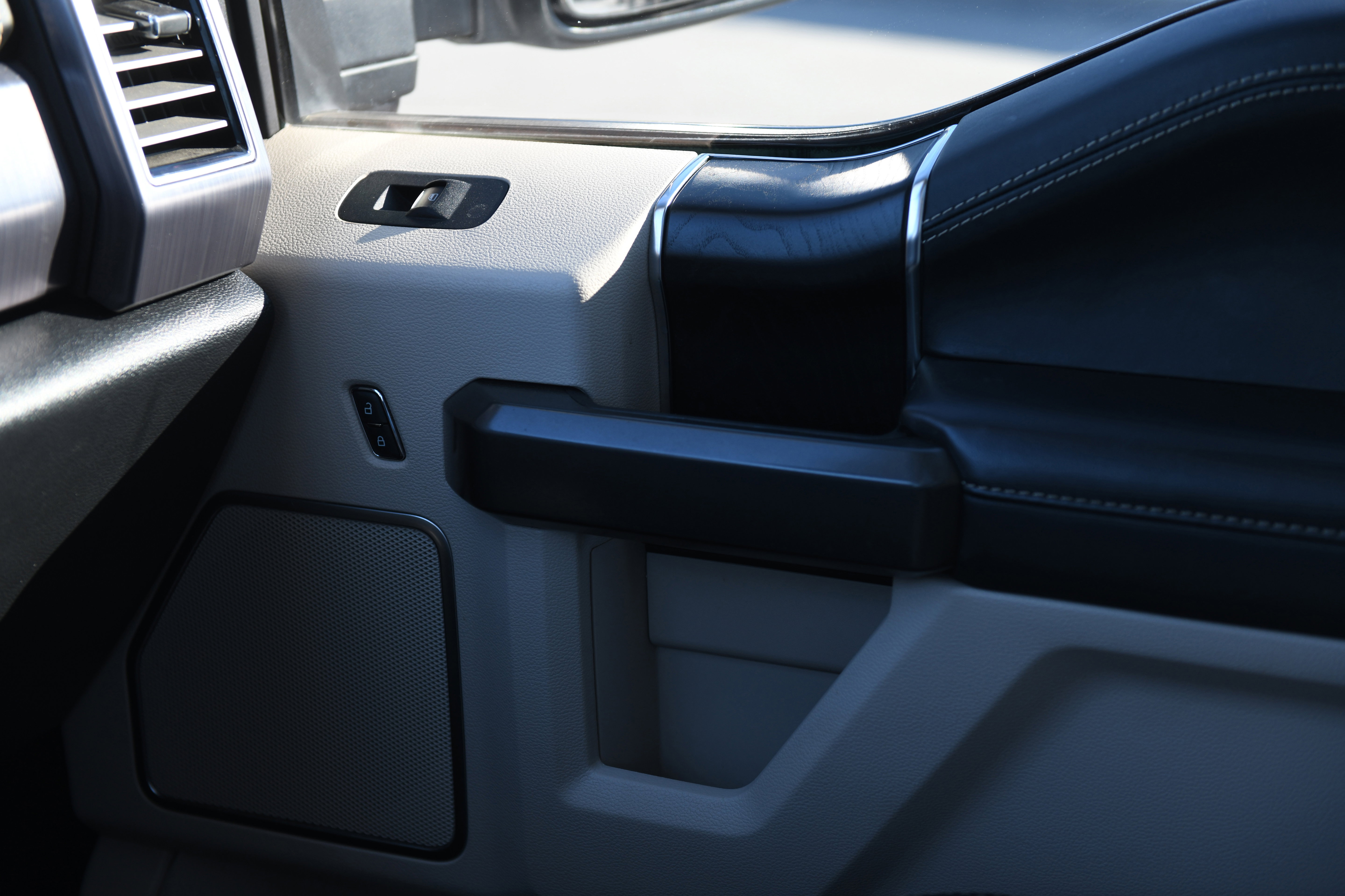 Used 2020 Ford F250 Limited image 25