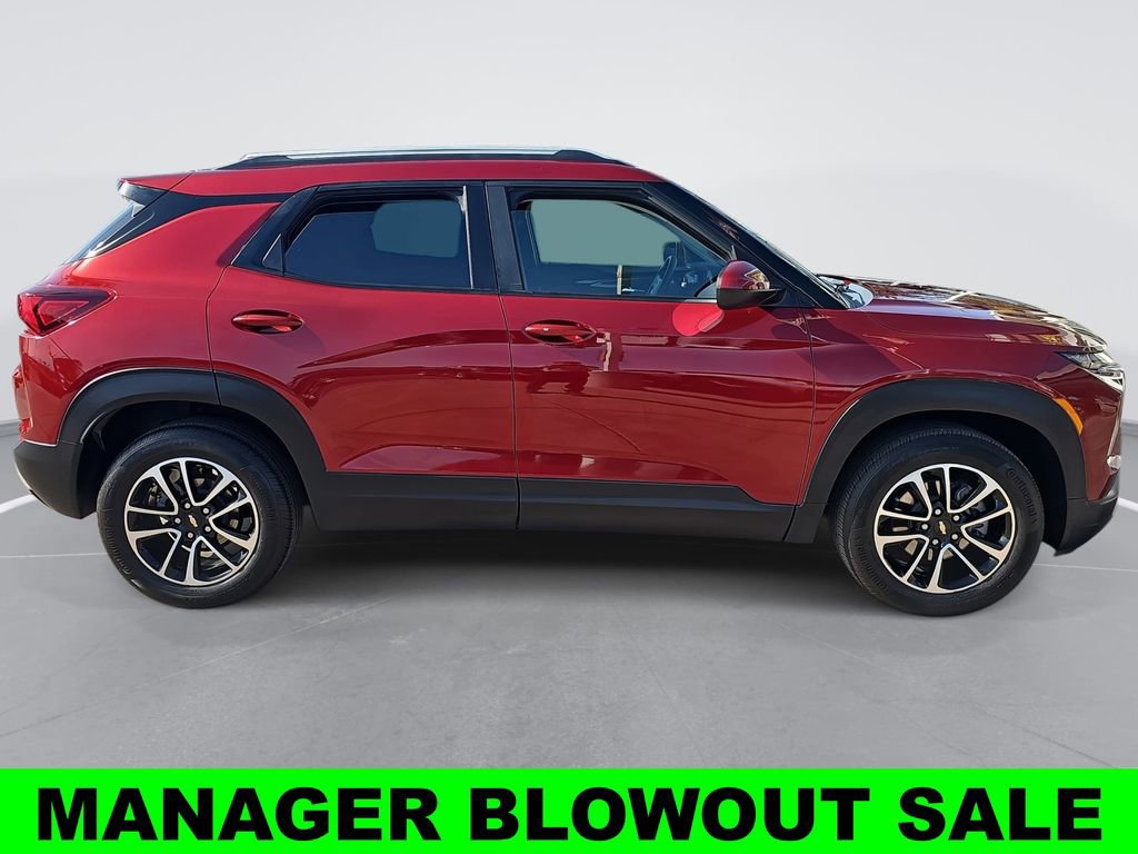 Used 2024 Chevrolet TrailBlazer LT FWD image 2