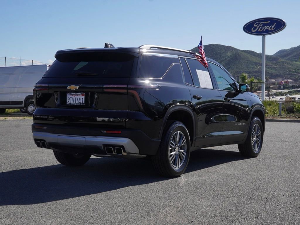 Used 2025 Chevrolet Traverse LT w/ Driver Confidence Package image 4