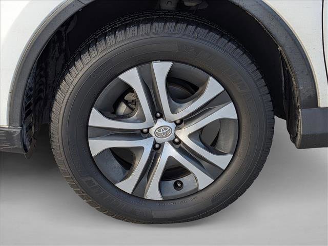 Used 2018 Toyota RAV4 LE w/ Carpet Mat Package image 22