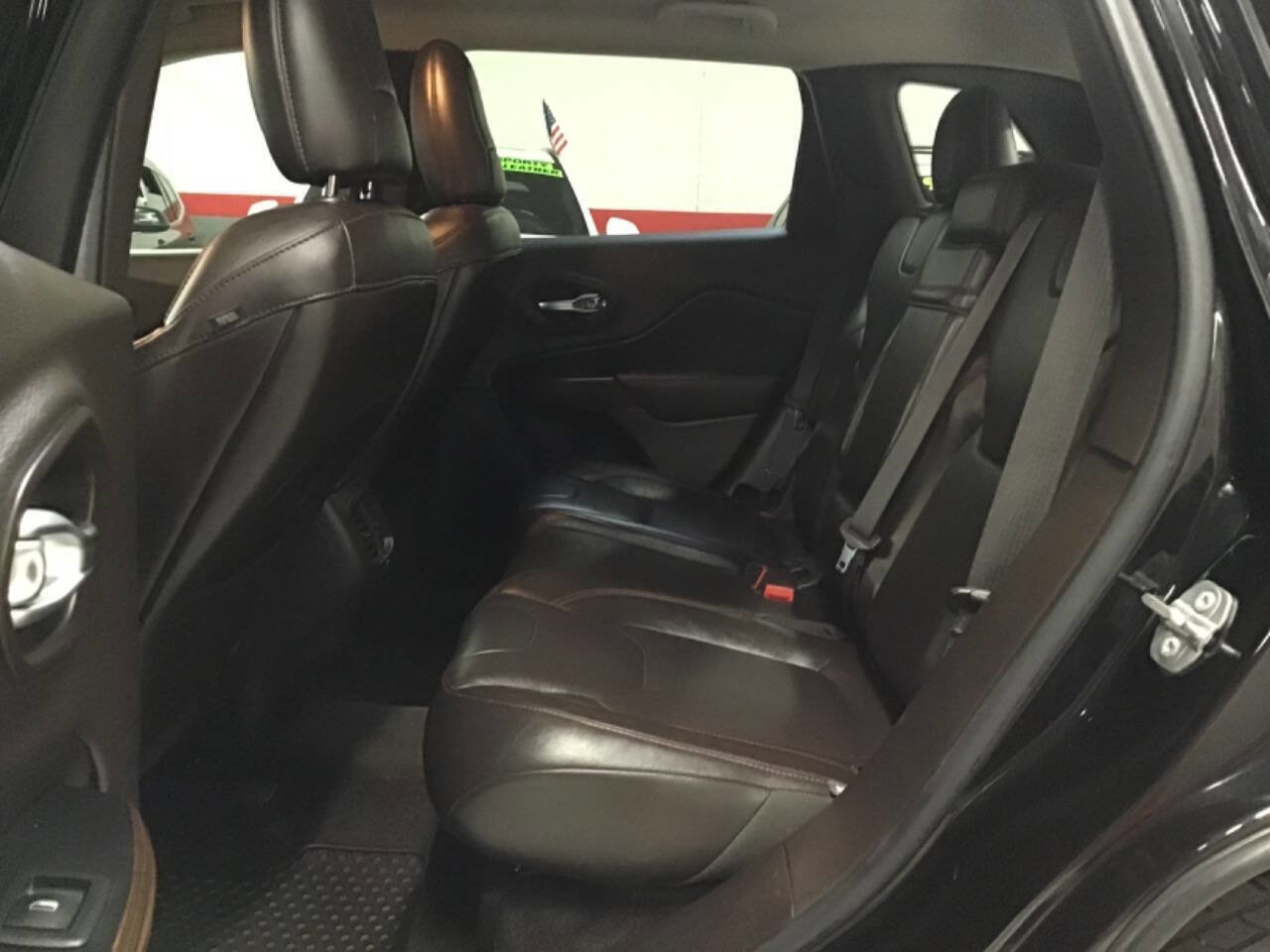 Used 2015 Jeep Cherokee Trailhawk w/ Comfort/Convenience Group AWD/4WD image 20