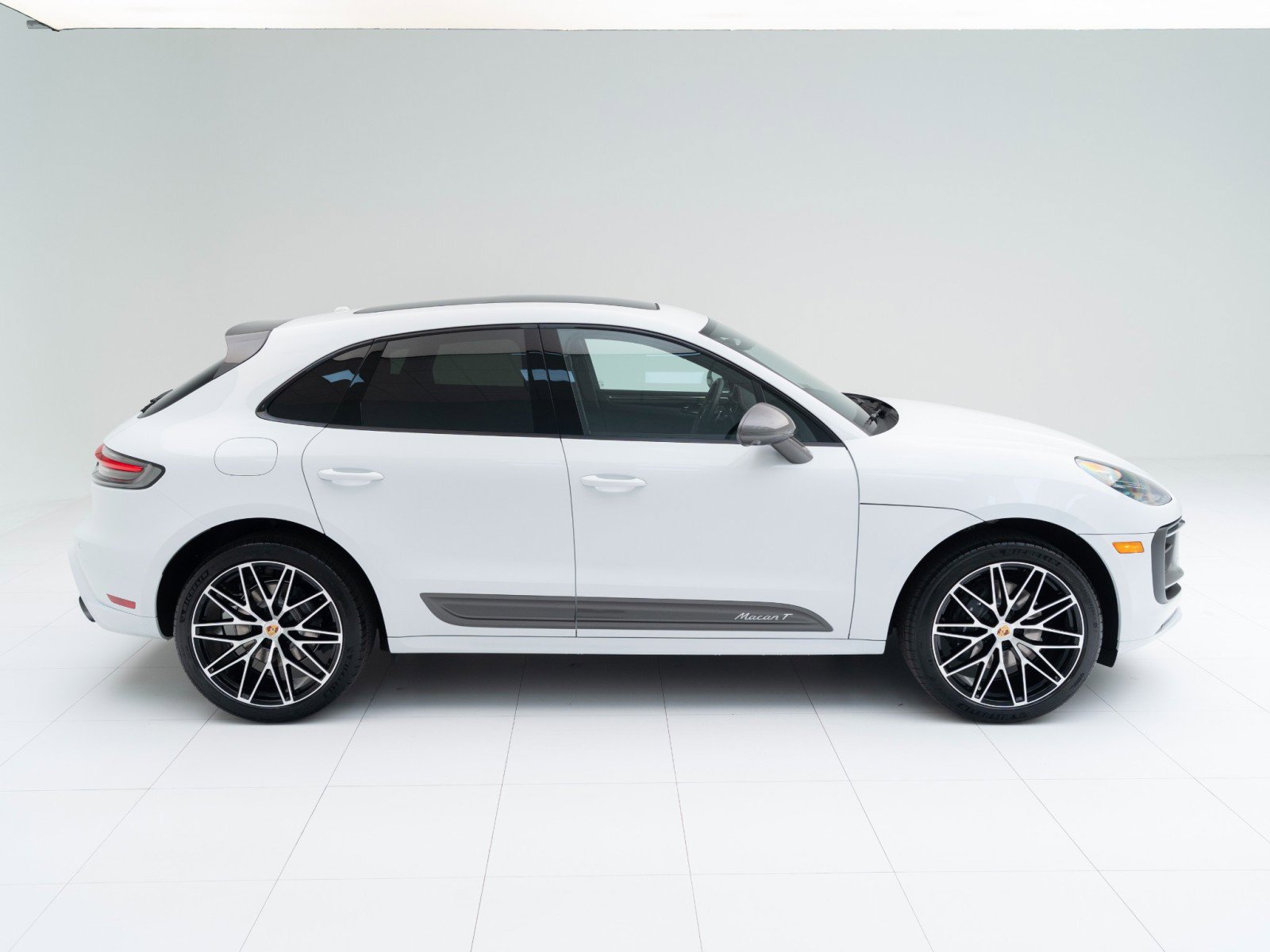 New 2026 Porsche Macan image 8