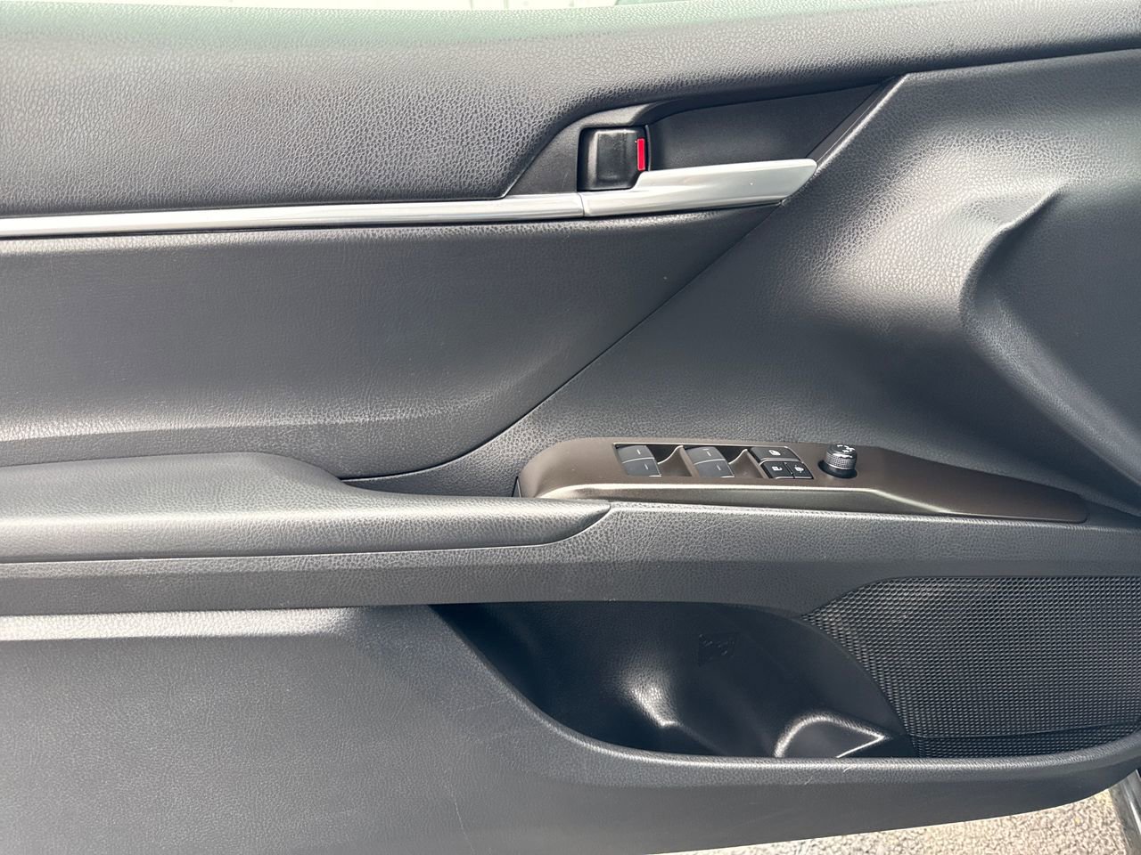 Used 2023 Toyota Camry SE image 15