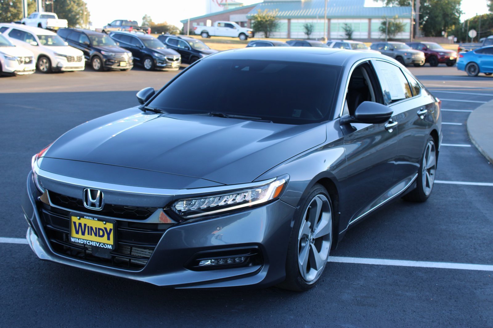 Used 2018 Honda Accord Touring image 4