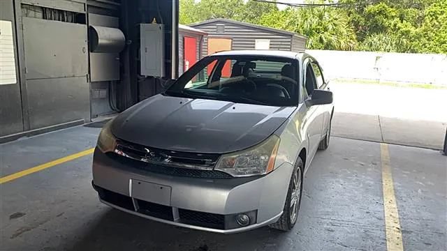 Used 2008 Ford Focus SE FWD image 1
