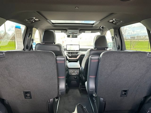 Used 2025 Ford Explorer ST-Line w/ Premium Package AWD/4WD image 14