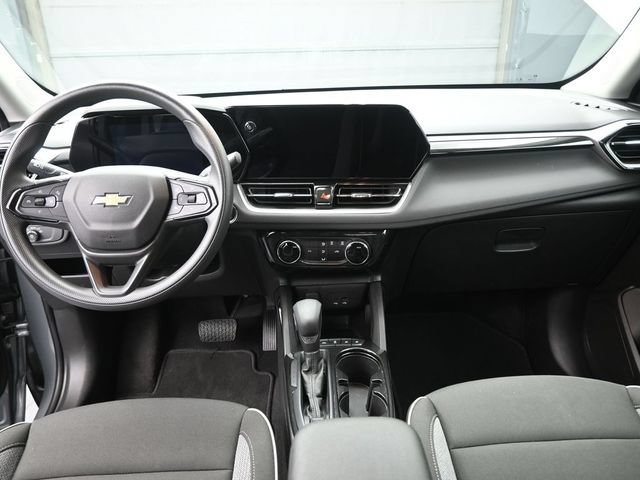 Used 2025 Chevrolet TrailBlazer LT FWD image 25