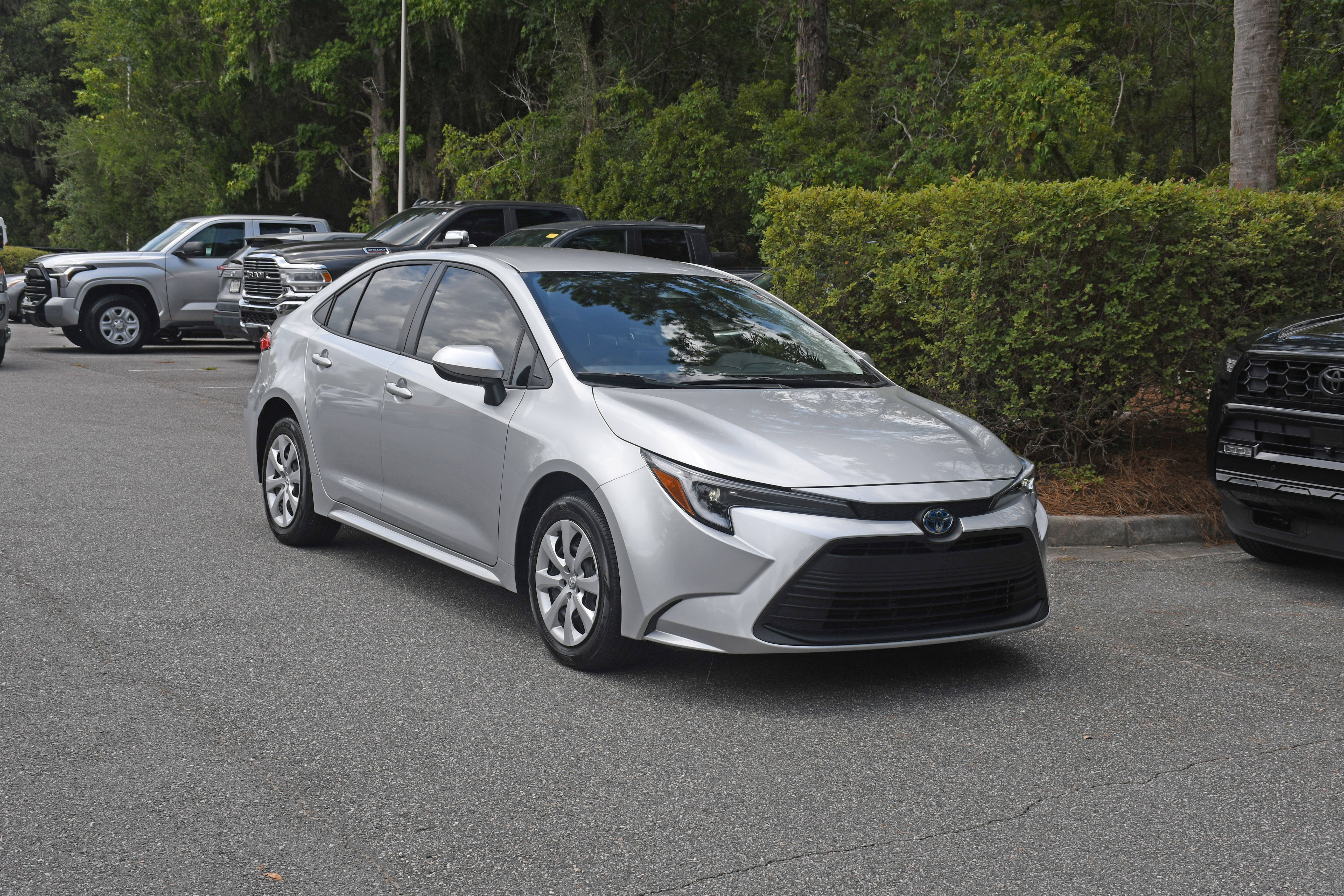 Certified 2025 Toyota Corolla LE FWD image 6
