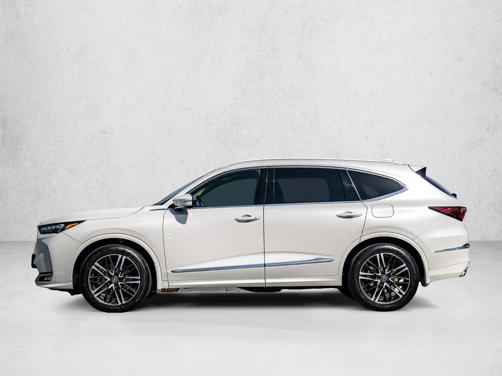 Used 2025 Acura MDX SH-AWD w/ Advance Package image 3