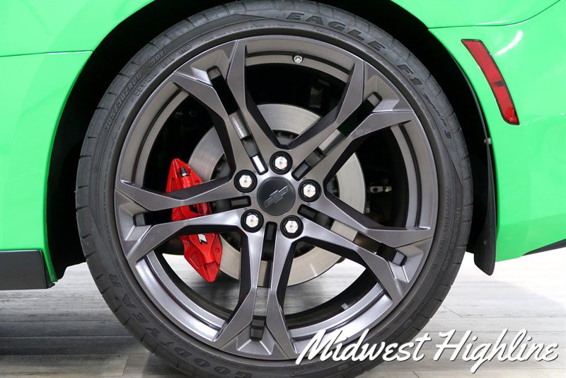 Used 2017 Chevrolet Camaro SS RWD image 18