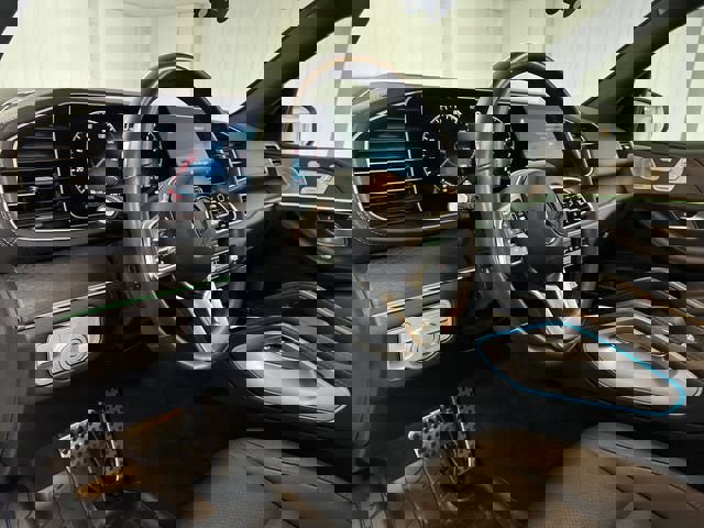 Used 2023 Mercedes-Benz GLS 450 4MATIC image 10