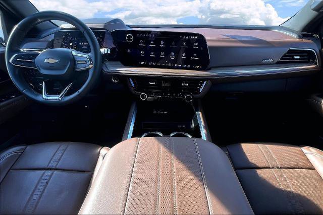 Used 2025 Chevrolet Suburban High Country image 7