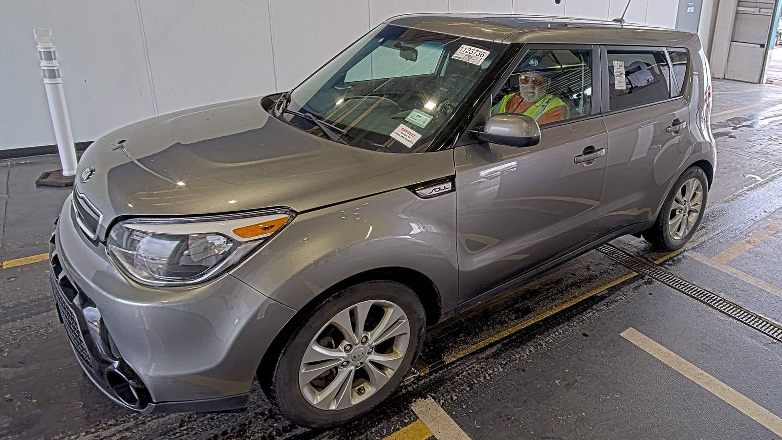 Used 2016 Kia Soul + FWD image 2