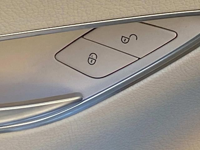 Used 2020 Mercedes-Benz E 450 4MATIC Cabriolet image 13