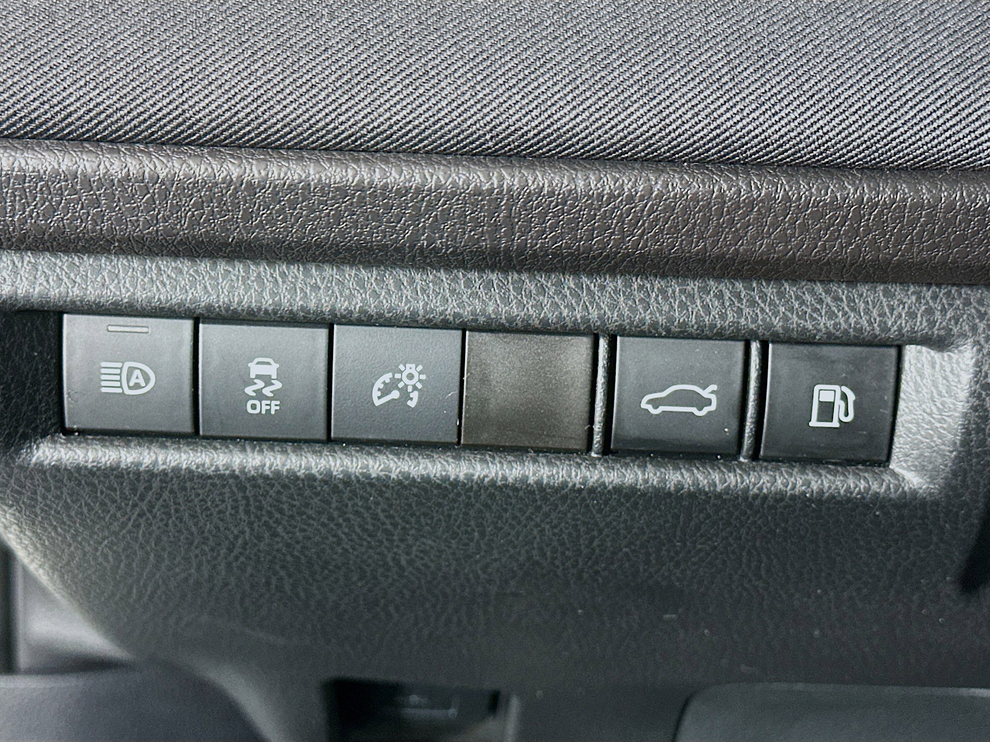 Used 2025 Toyota Camry LE image 17