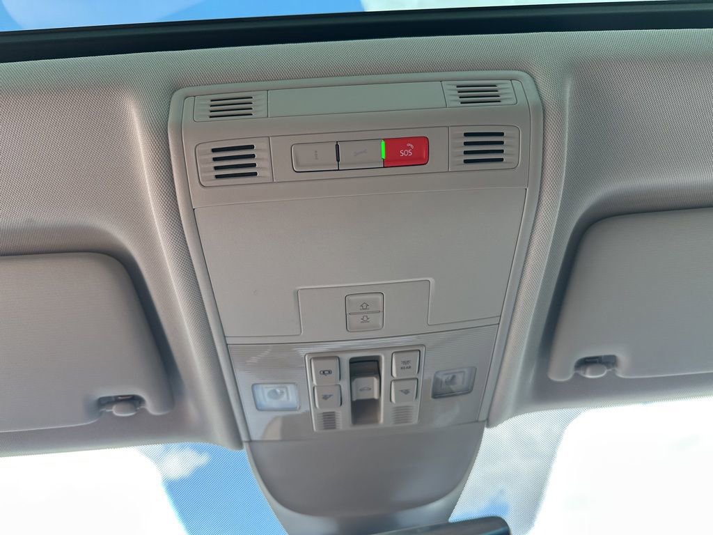 New 2026 Volkswagen Taos SE FWD image 23