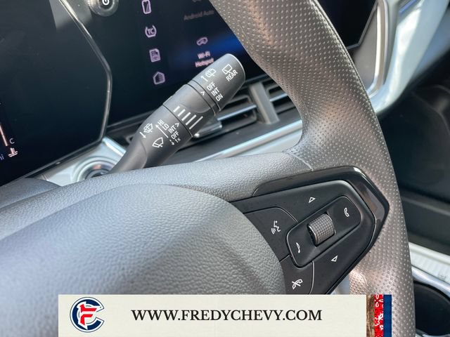 Used 2025 Chevrolet Trax LT FWD image 30