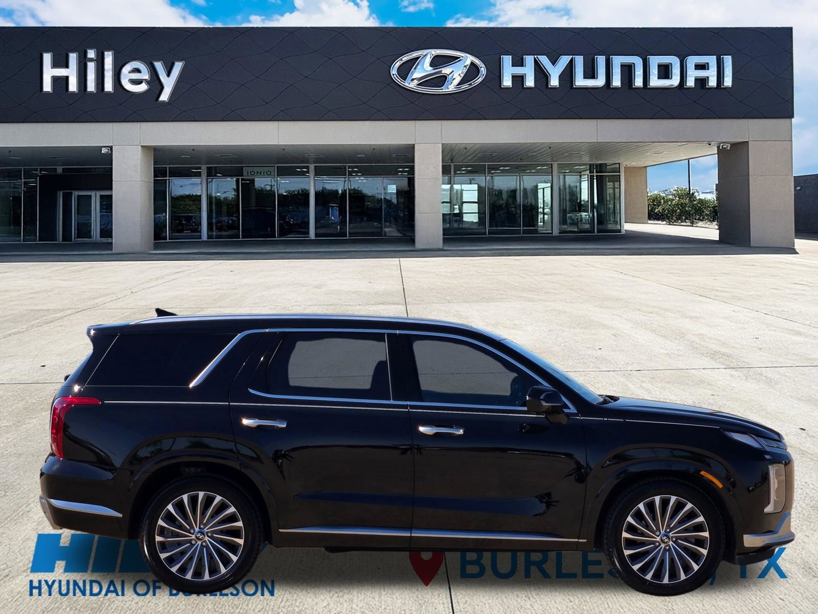 Used 2023 Hyundai Palisade Calligraphy w/ Cargo Package AWD/4WD image 3