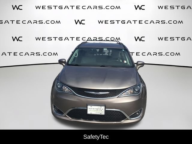 Used 2017 Chrysler Pacifica Touring-L FWD image 4