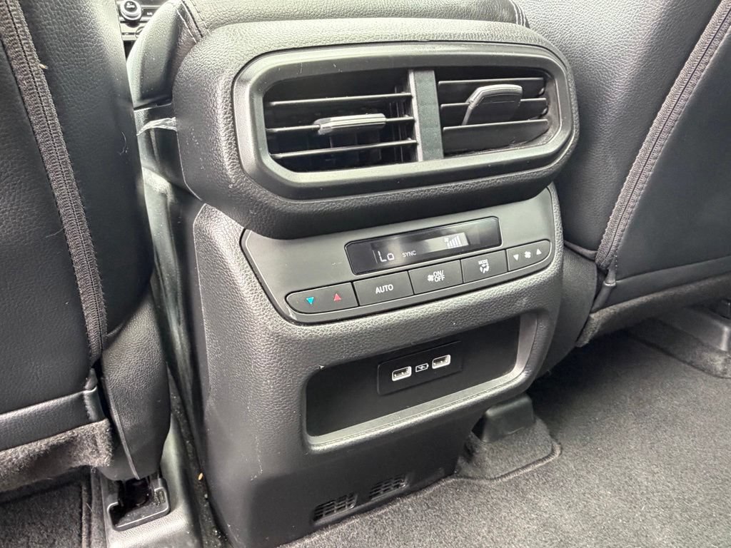 Certified 2023 Honda Pilot Touring image 19