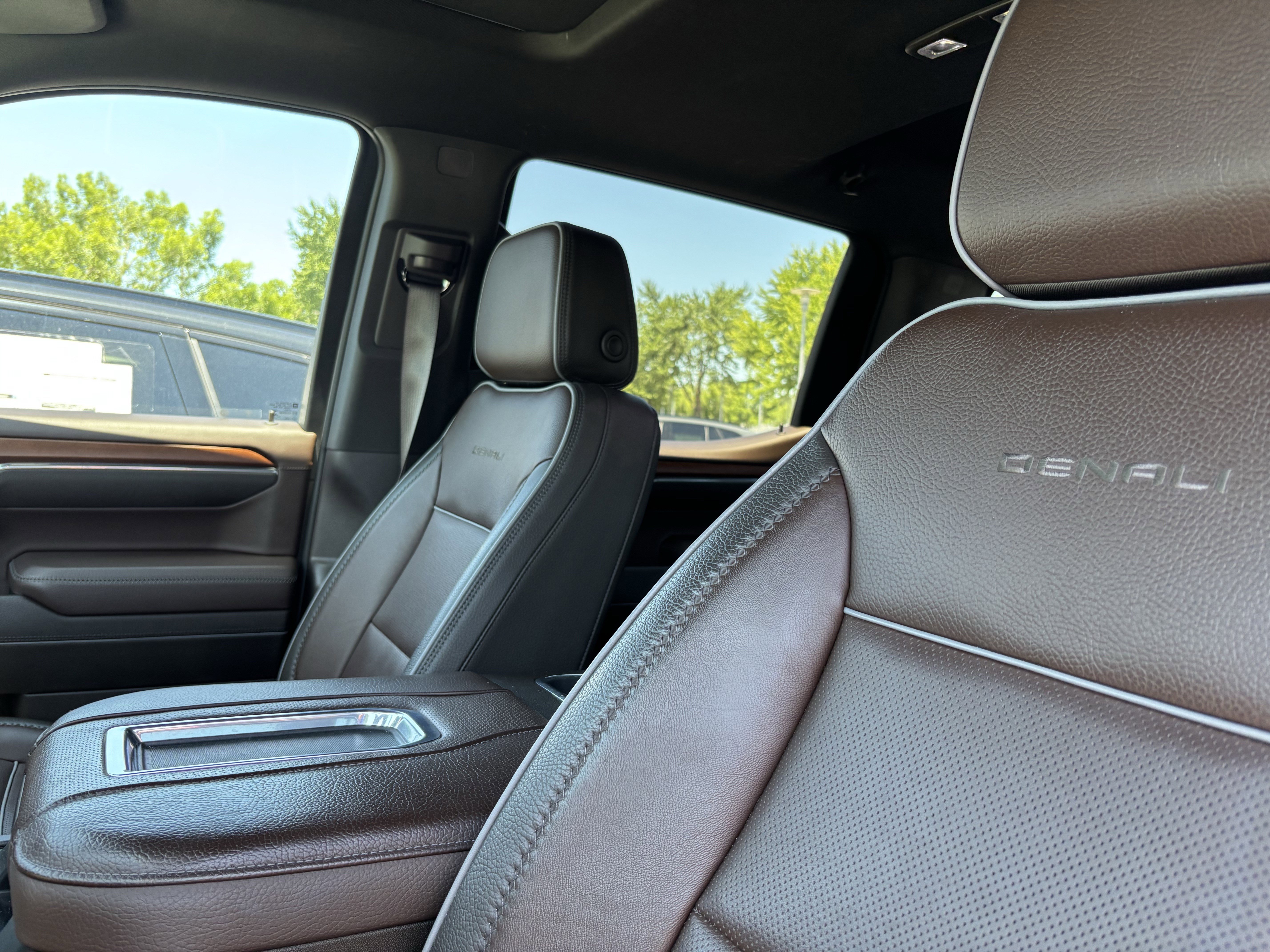 Used 2022 GMC Sierra 1500 Denali AWD/4WD image 17