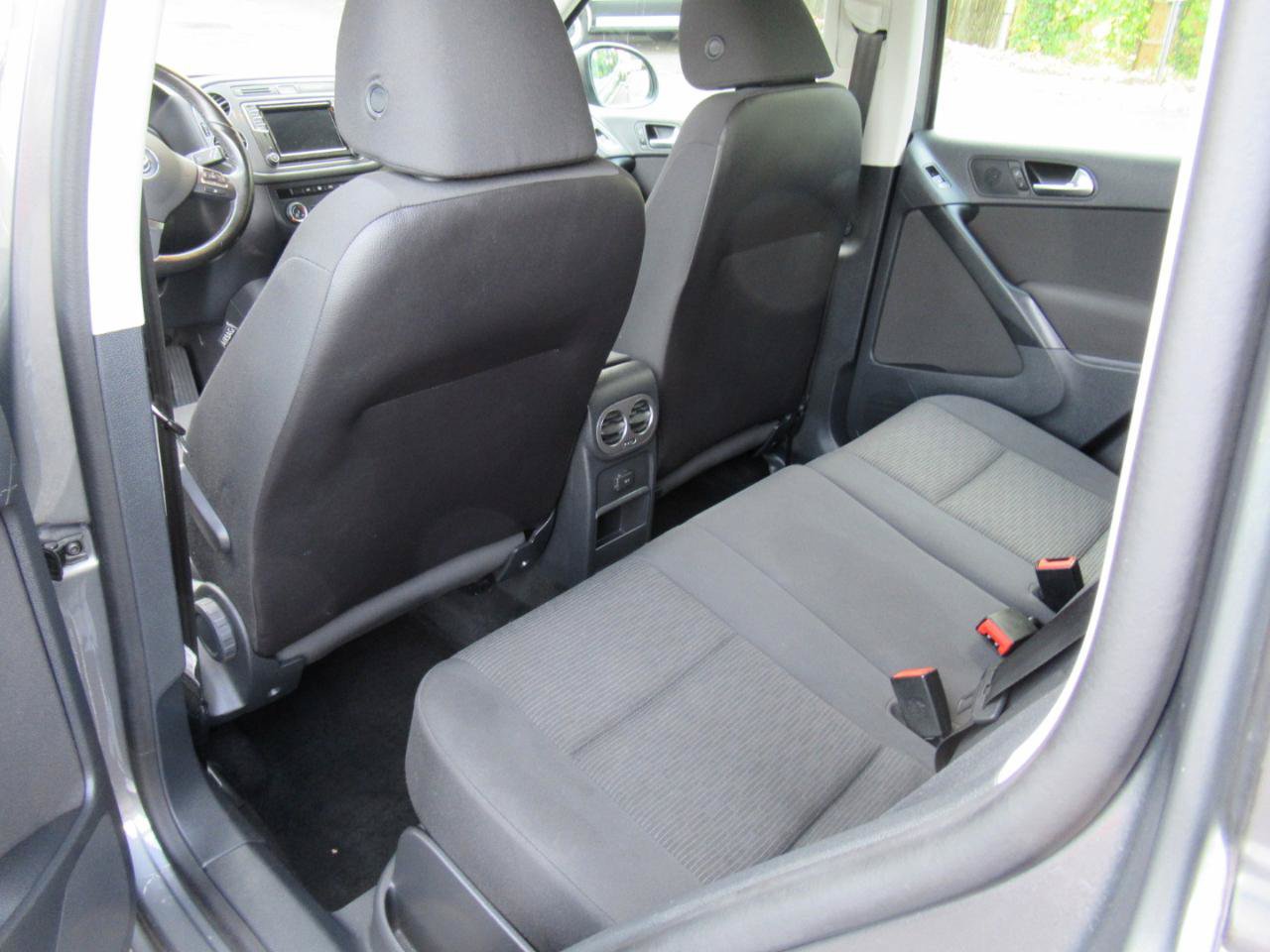 Used 2018 Volkswagen Tiguan Limited AWD/4WD image 19