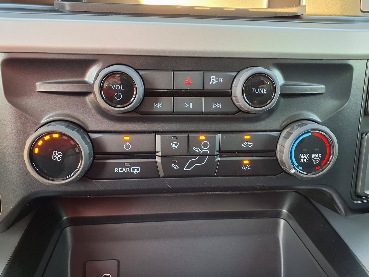 New 2027 Ford F350 XLT AWD/4WD image 10