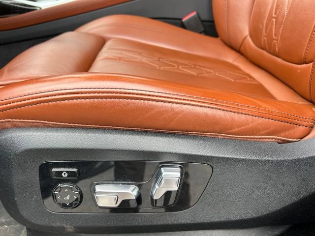 Used 2024 BMW X7 xDrive40i w/ Premium Package AWD/4WD image 23