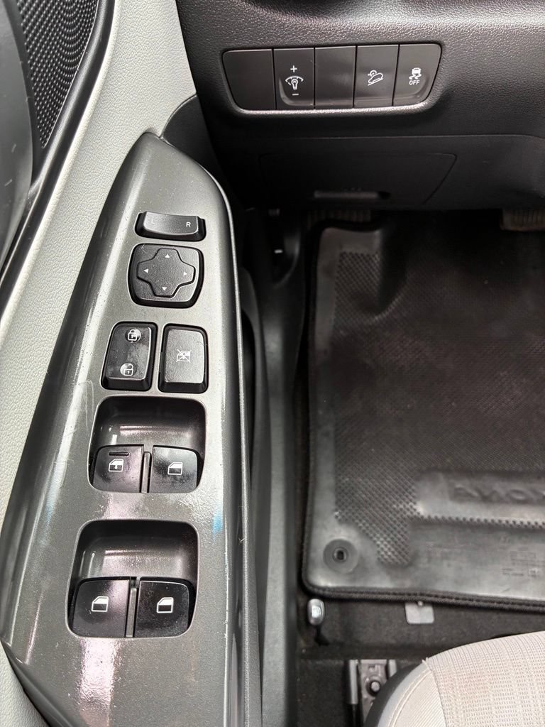 Used 2022 Hyundai Kona SEL w/ Cargo Package AWD/4WD image 23